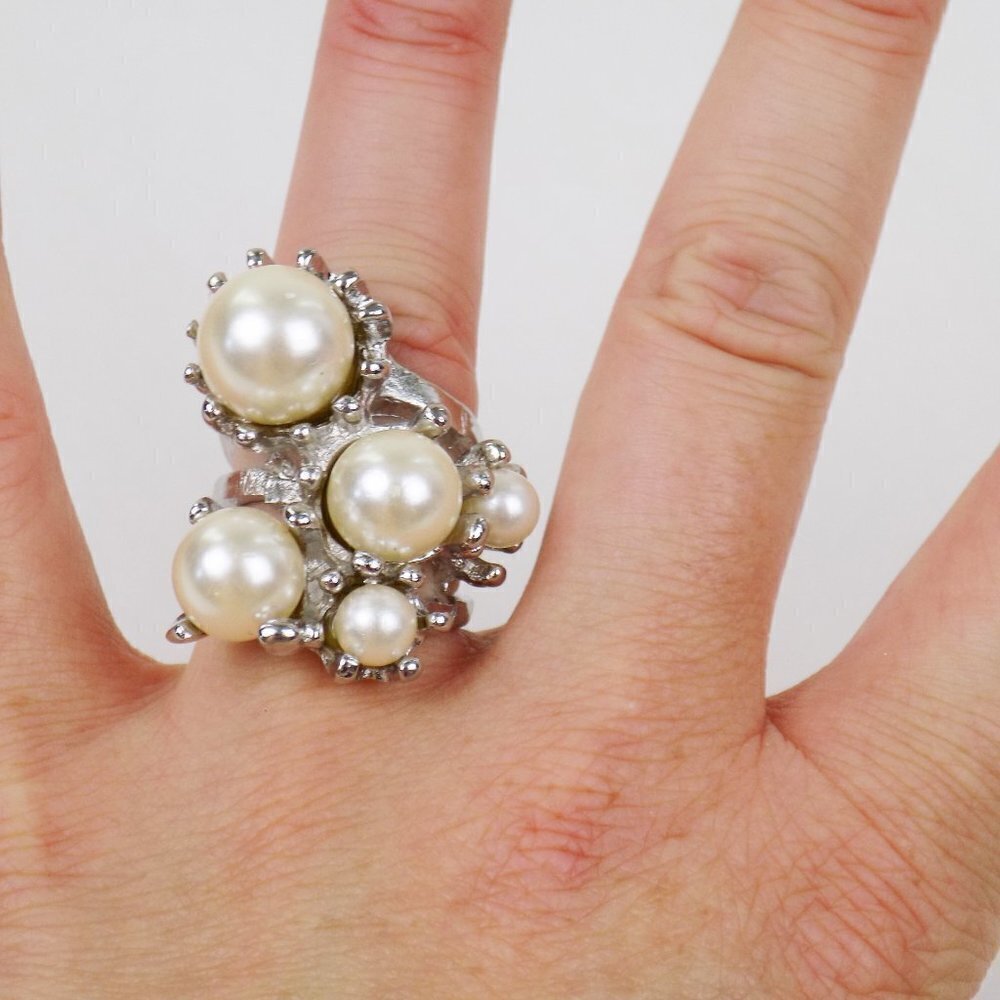 sz 7.5 vintage pearl statement ring cottagecore girly chunky romantic unique